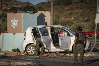 בנו של השגריר הבכיר: זה הפצוע הקשה בפיגוע - ובקשת המשפחה