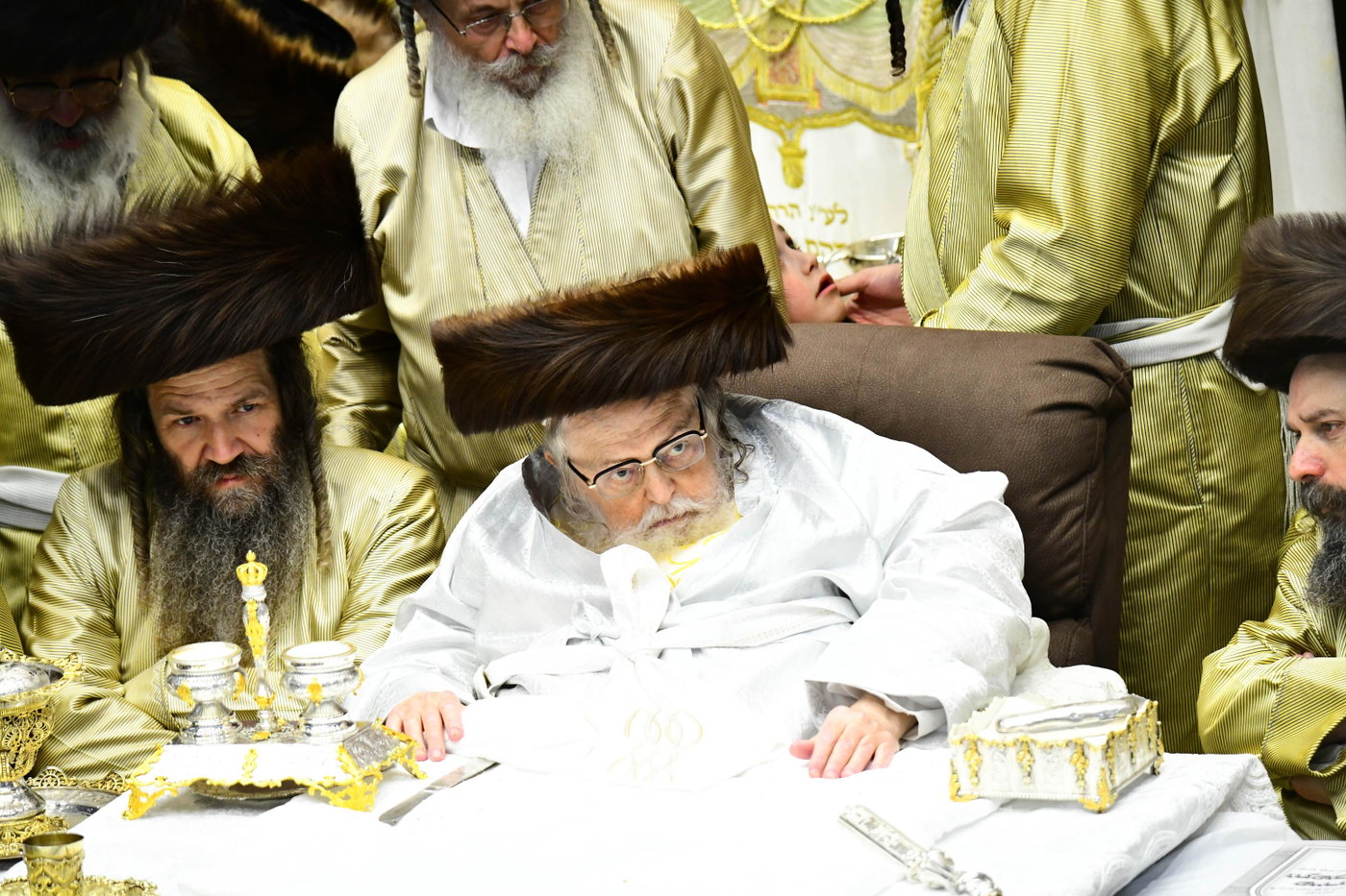 האדמו"ר מתולדות אברהם יצחק בטיש מוצאי יום כיפור