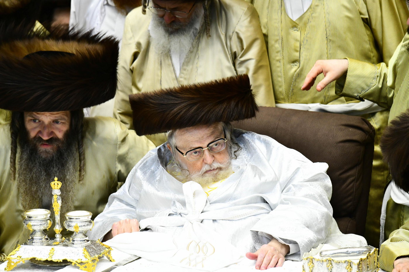האדמו"ר מתולדות אברהם יצחק בטיש מוצאי יום כיפור