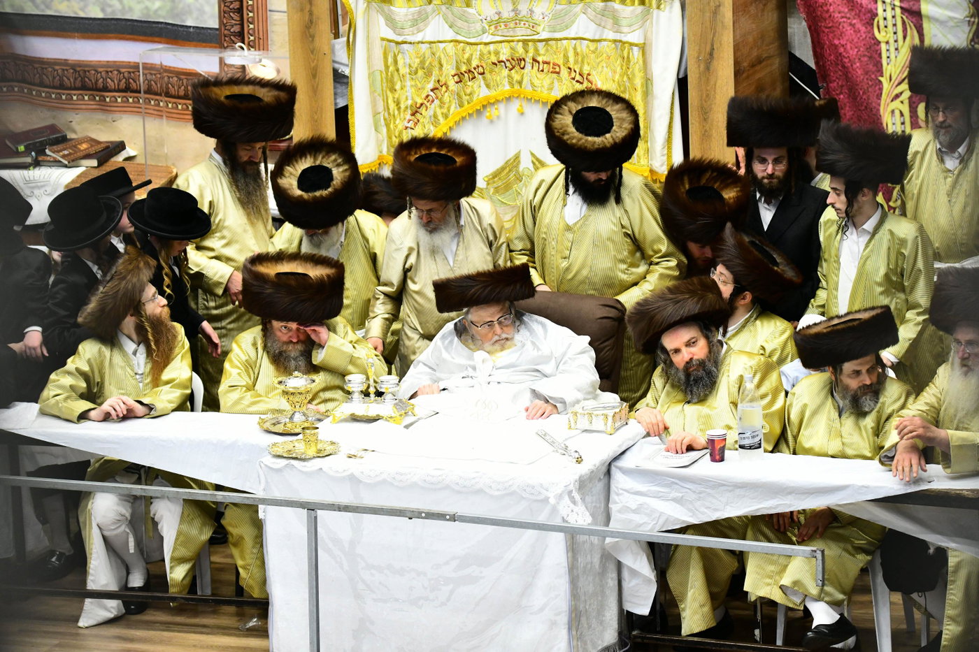האדמו"ר מתולדות אברהם יצחק בטיש מוצאי יום כיפור