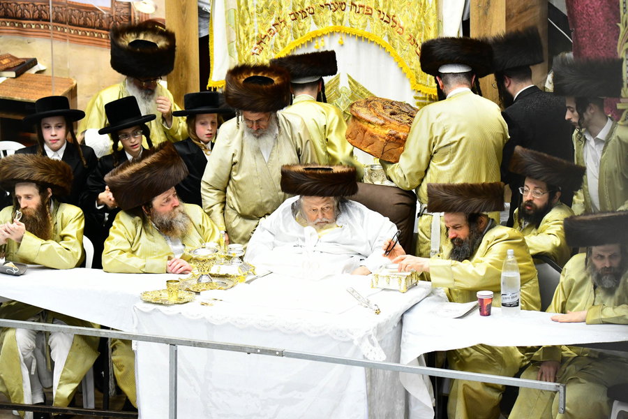 מַה נֶּהְדָּר מַרְאֵה כֹּהֵן | הטיש המרומם בתולדות אברהם יצחק