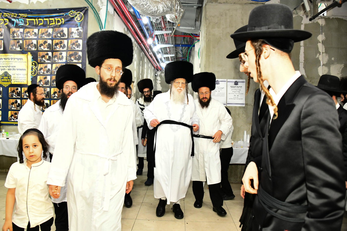 מוצאי יו"כ במודז'יץ