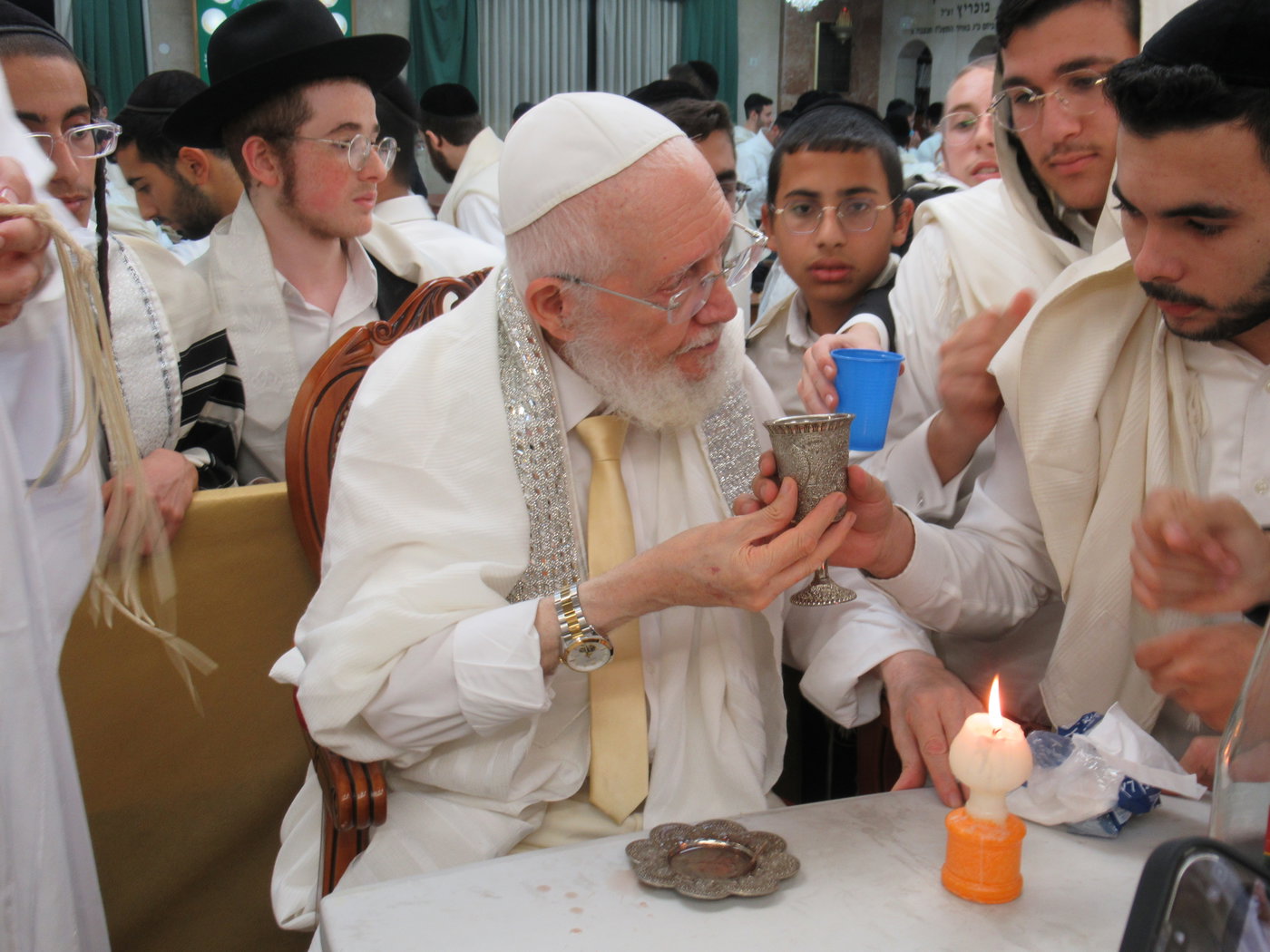 מוצאי יו"כ בכסא רחמים