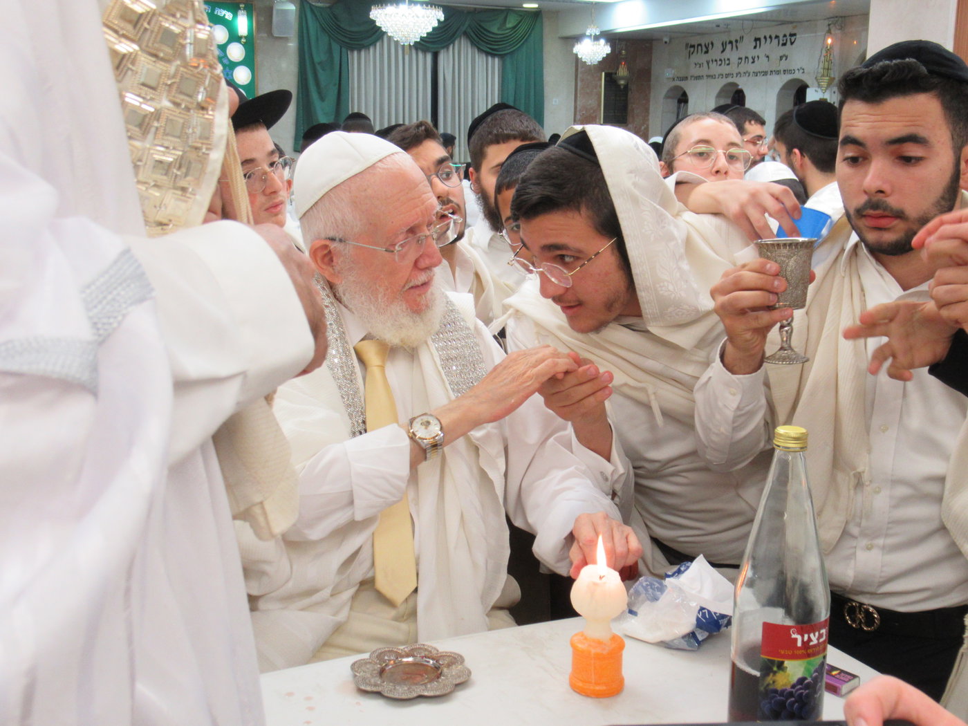 מוצאי יו"כ בכסא רחמים