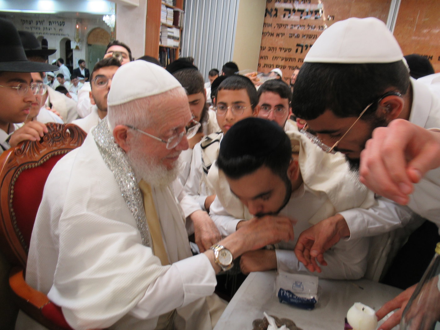 מוצאי יו"כ בכסא רחמים