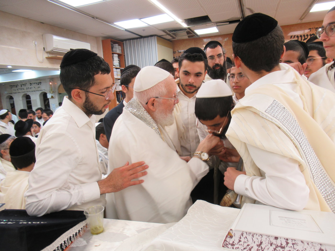 מוצאי יו"כ בכסא רחמים
