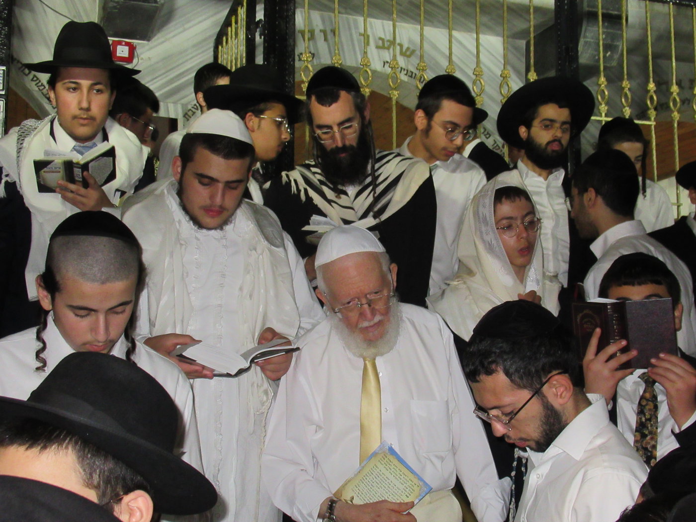 מוצאי יו"כ בכסא רחמים