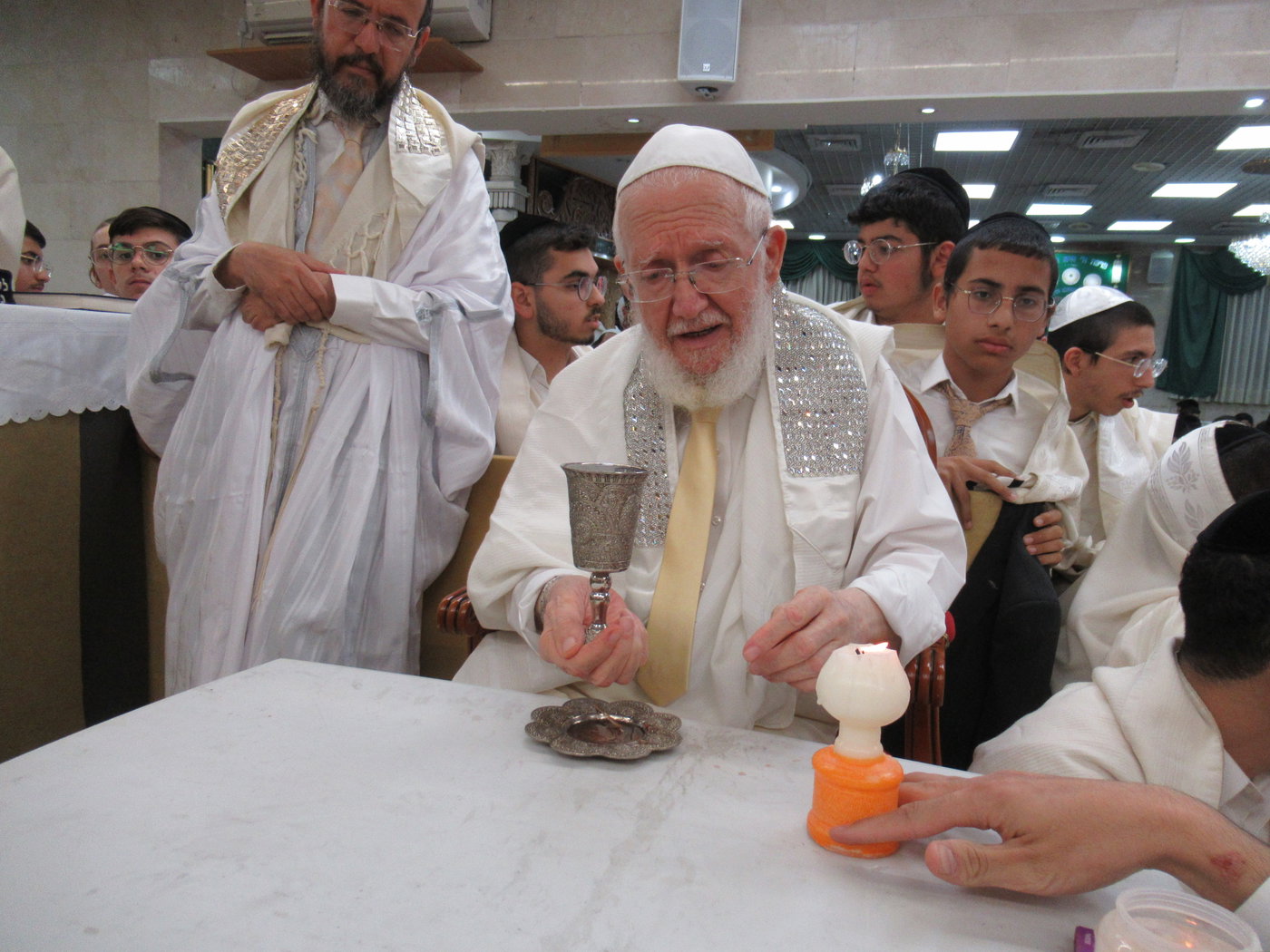 מוצאי יו"כ בכסא רחמים