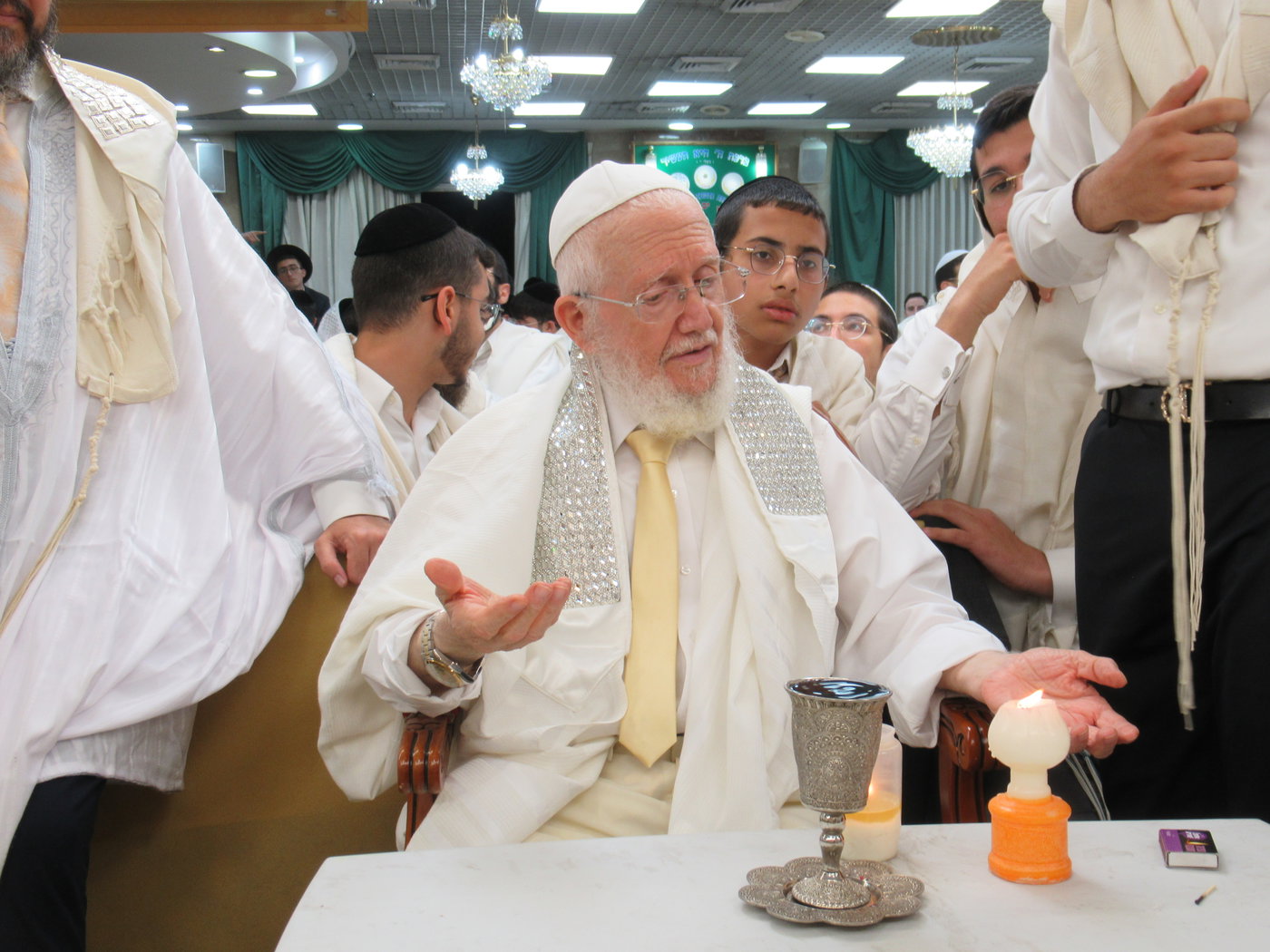 מוצאי יו"כ בכסא רחמים