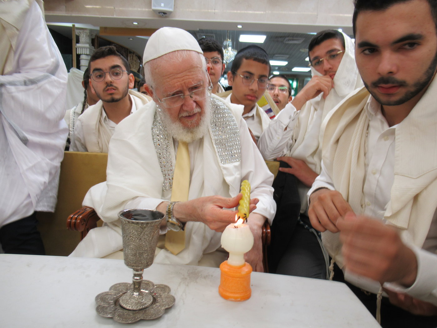 מוצאי יו"כ בכסא רחמים