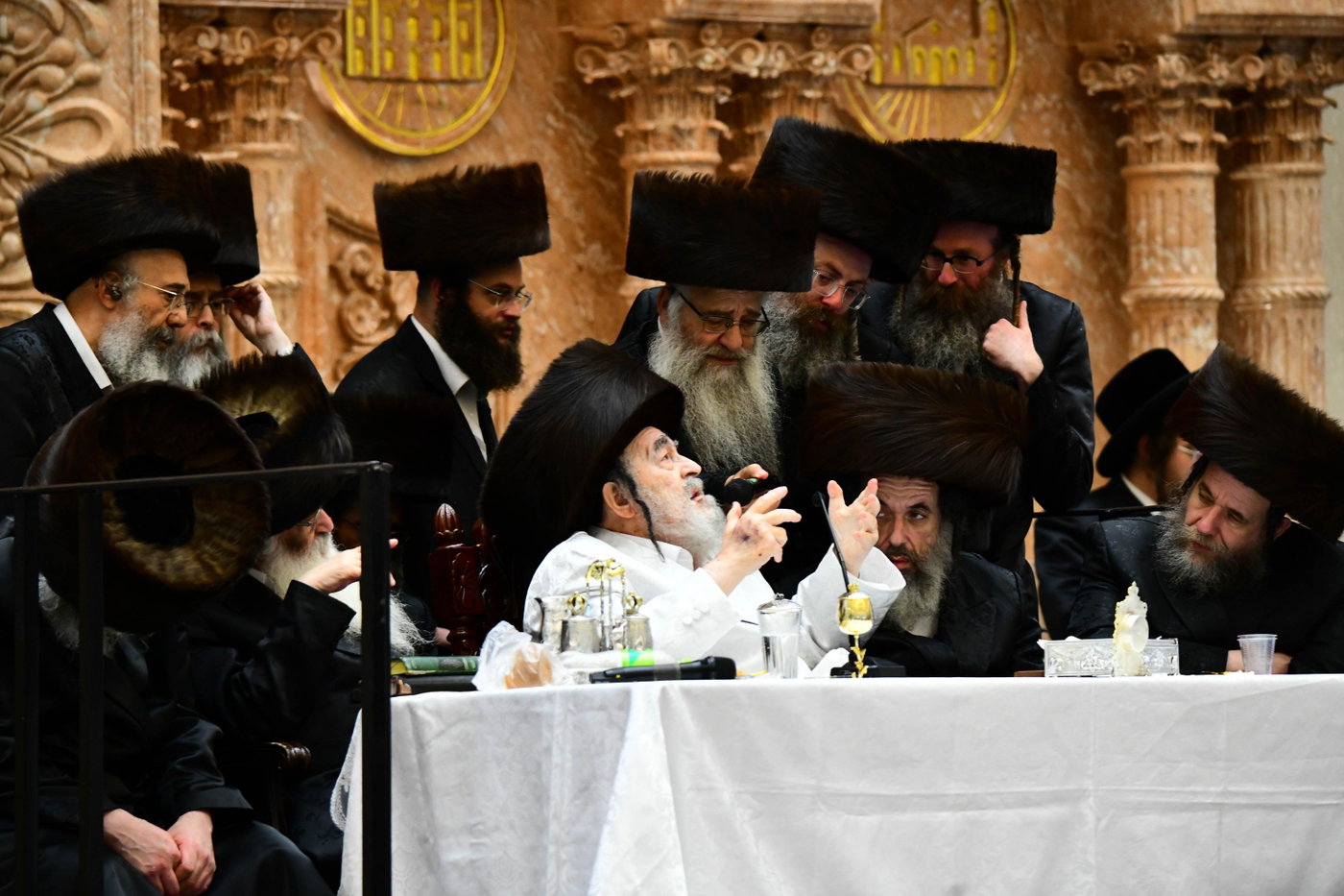 האדמו"ר מויז'ניץ בטיש ערב יום כיפור