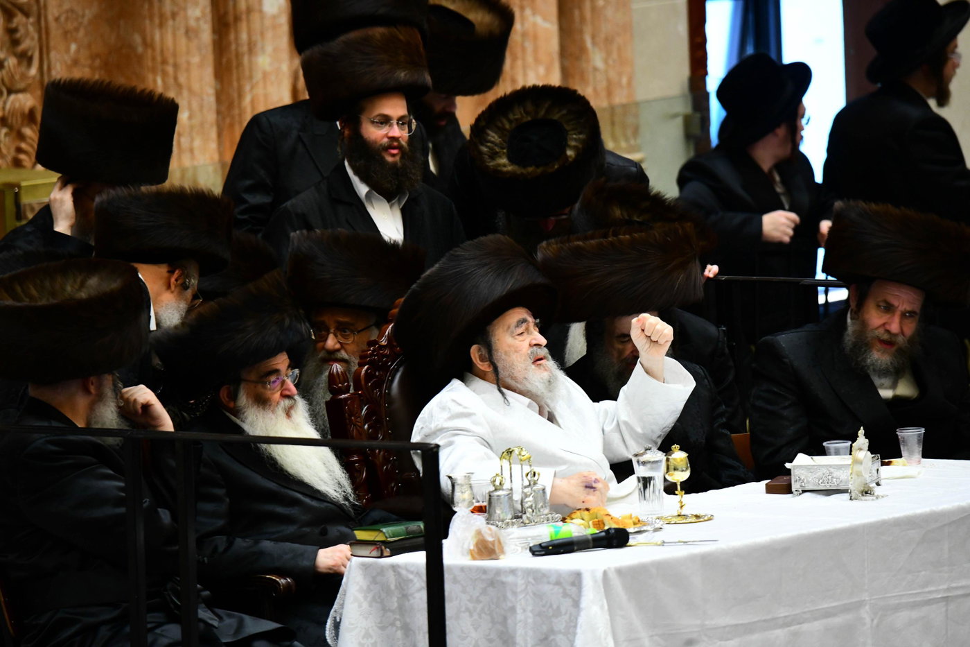 האדמו"ר מויז'ניץ בטיש ערב יום כיפור