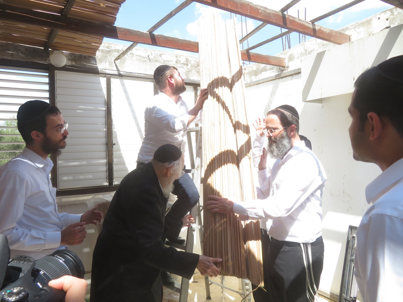 ערב סוכות אצל הגר"א לוי