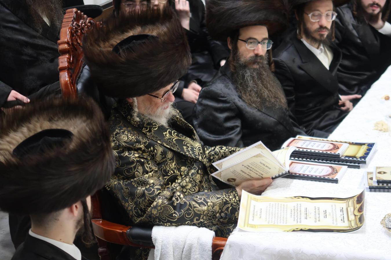 ערב ומוצאי יו"כ בחצה"ק סערט ויזניץ