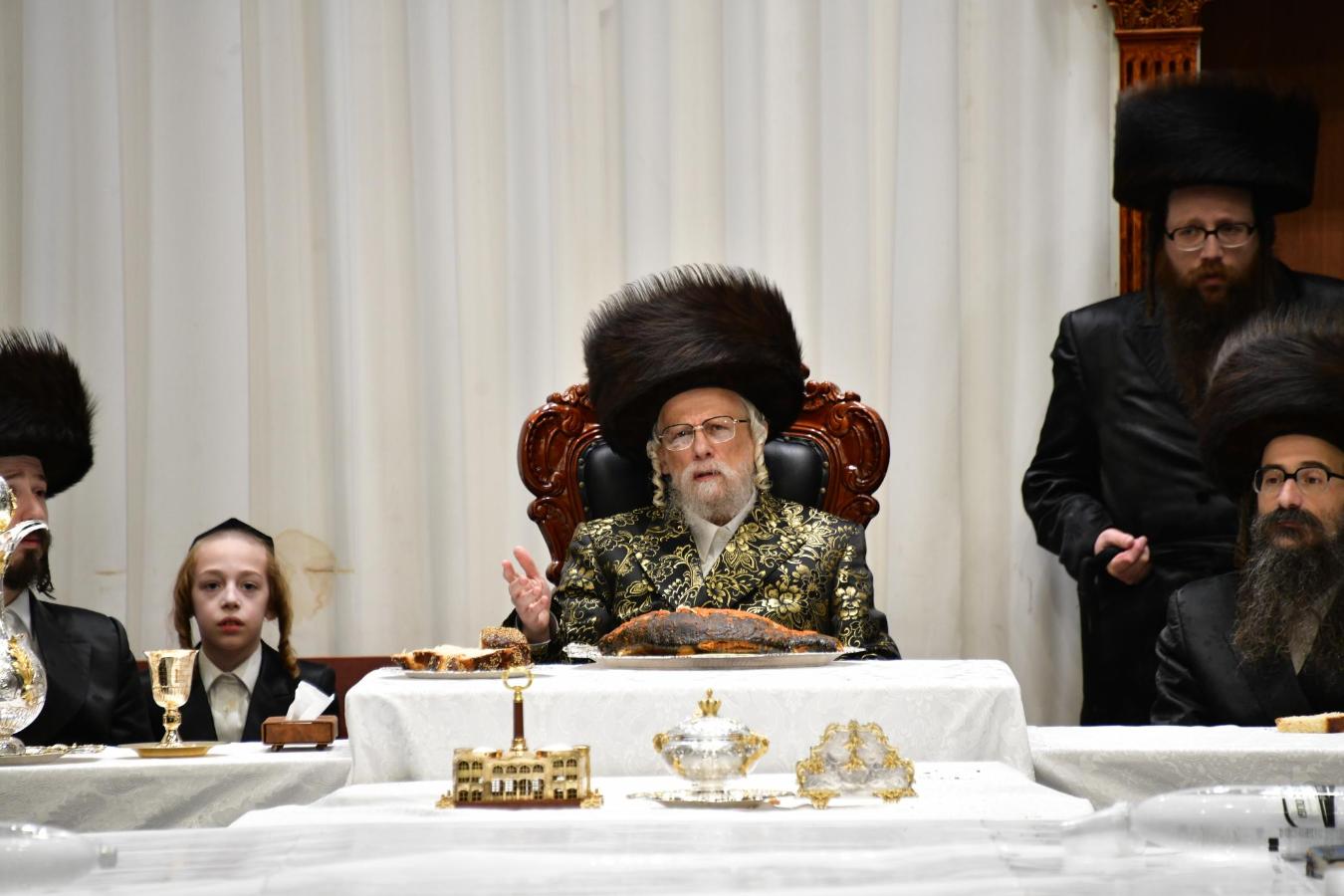 ערב ומוצאי יו"כ בחצה"ק סערט ויזניץ