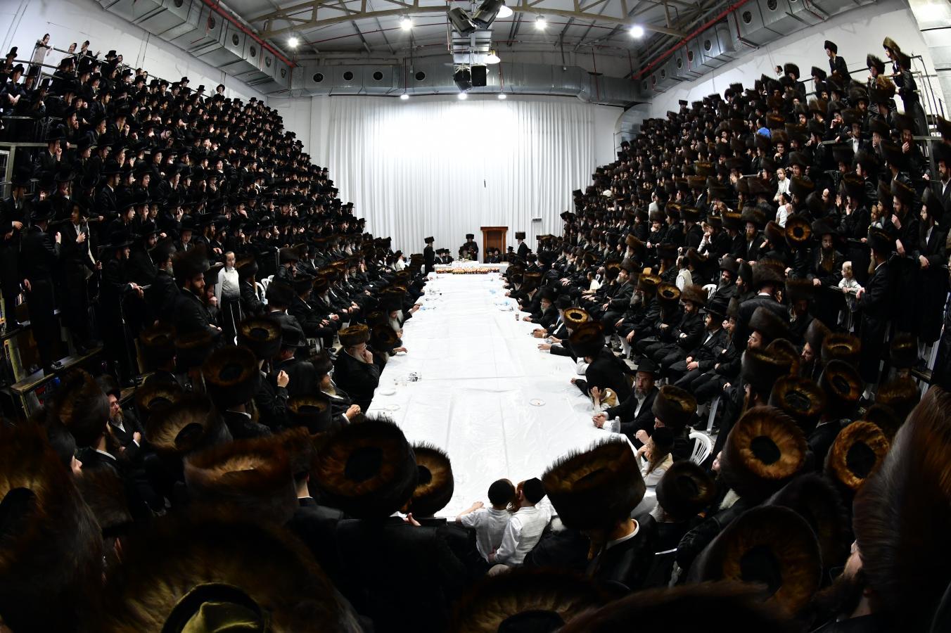 ערב ומוצאי יו"כ בחצה"ק סערט ויזניץ