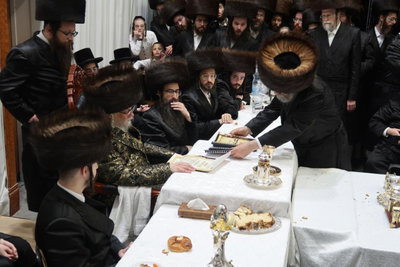 ערב ומוצאי יו"כ בחצה"ק סערט ויזניץ