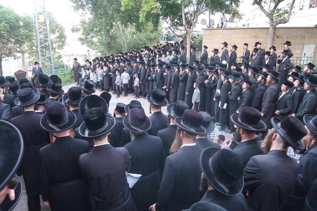ערב ומוצאי יו"כ בחצה"ק סערט ויזניץ