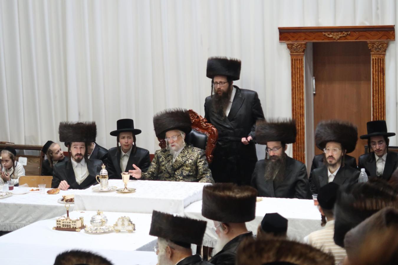 ערב ומוצאי יו"כ בחצה"ק סערט ויזניץ