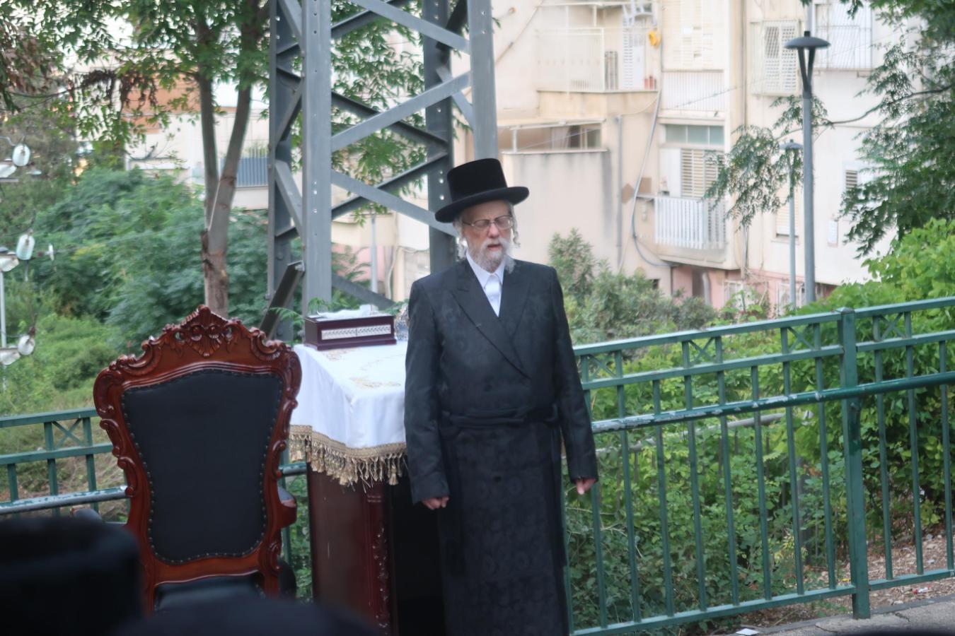 ערב ומוצאי יו"כ בחצה"ק סערט ויזניץ
