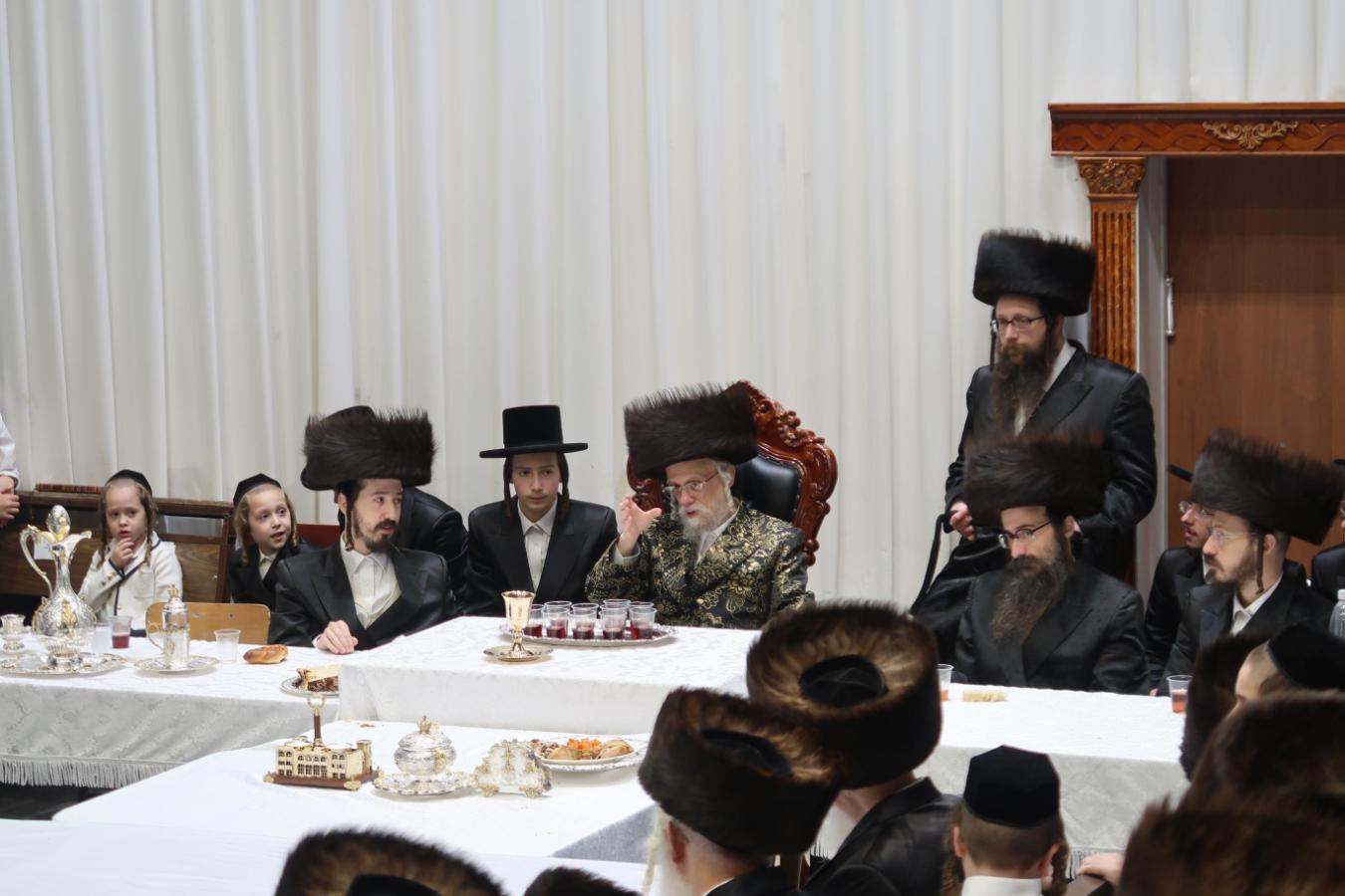 ערב ומוצאי יו"כ בחצה"ק סערט ויזניץ