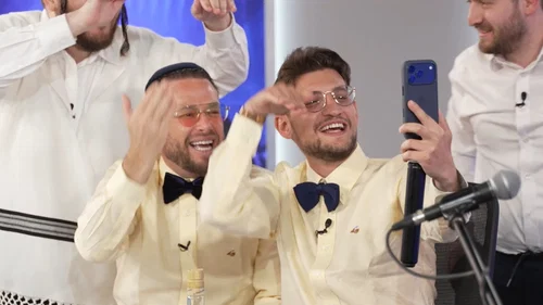 זמר השנה שניצח בפער ענק והשיר שהפך להמנון • צפו במשדר "אנשי השנה במוזיקה" של 'כיכר השבת'