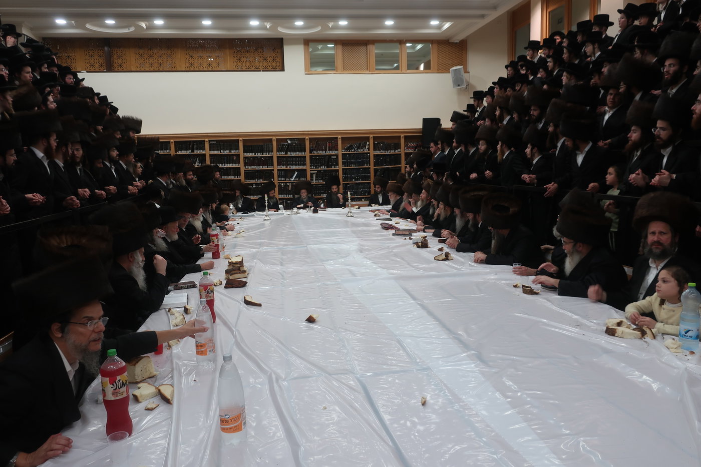 ערב ומוצאי יו"כ בחצה"ק ערלוי