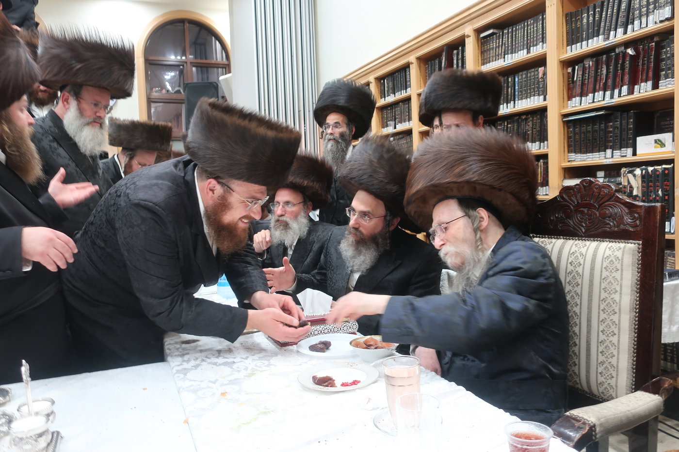 ערב ומוצאי יו"כ בחצה"ק ערלוי