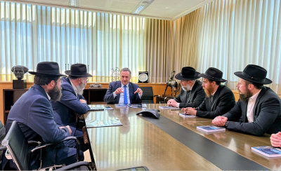 3 שנים לטבח שבעה באוקטובר: דיון חריג בלשכת שר הביטחון - שקיבל סט לסוכות