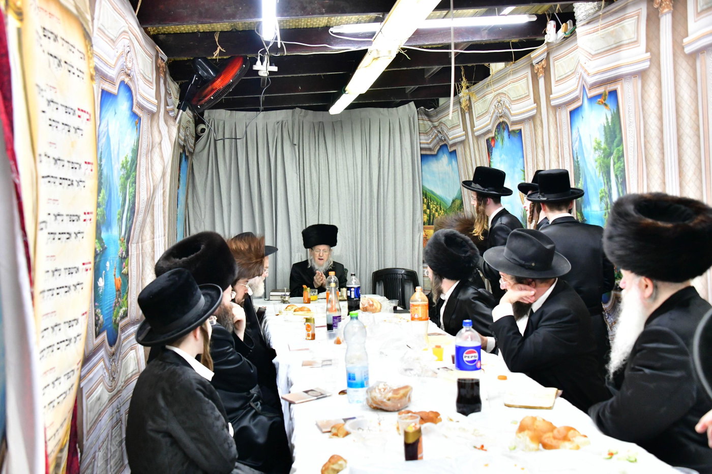 האדמו"ר מאוז'רוב בטיש חוה"מ סוכות