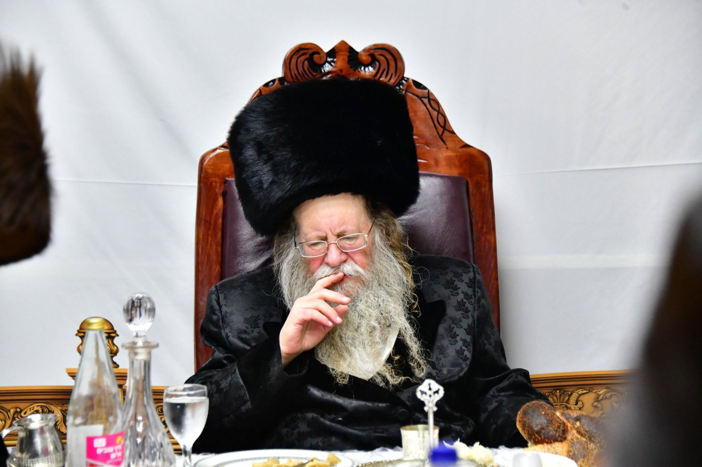 האדמו"ר מקוזמיר בטיש חוה"מ סוכות