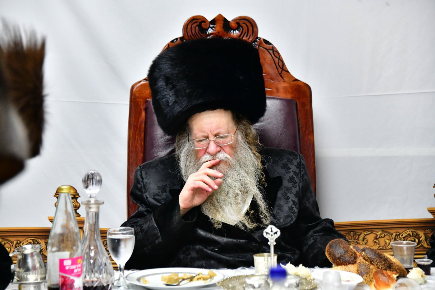 האדמו"ר מקוזמיר בטיש חוה"מ סוכות