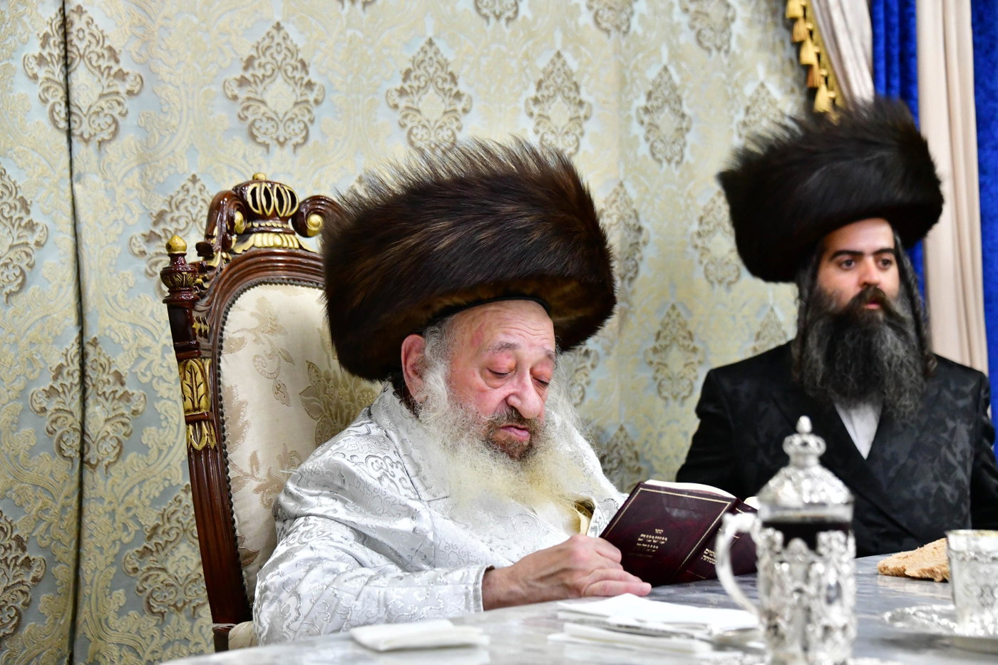 האדמו"ר מדעעש בטיש חול המועד סוכות