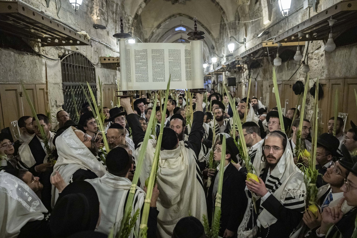תפילת יום א' דחול המועד סוכות בעיר העתיקה בירושלים