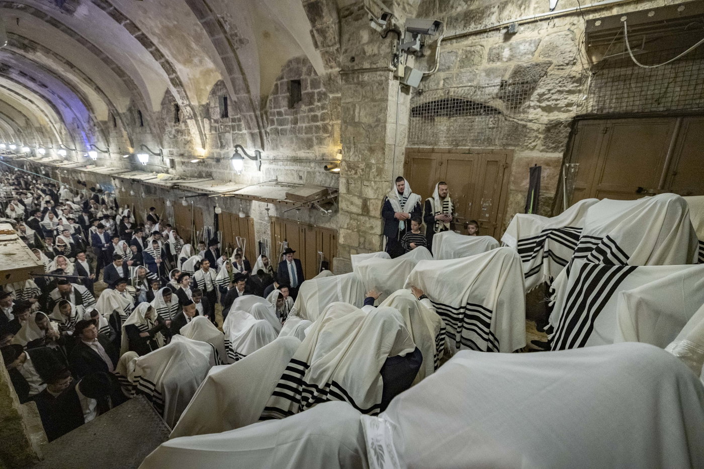 תפילת יום א' דחול המועד סוכות בעיר העתיקה בירושלים
