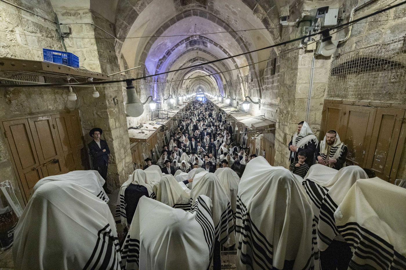 תפילת יום א' דחול המועד סוכות בעיר העתיקה בירושלים