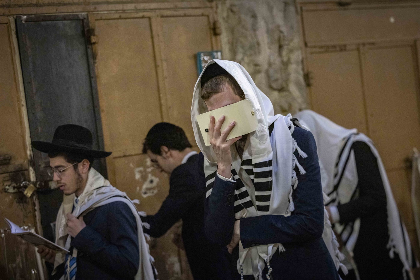 תפילת יום א' דחול המועד סוכות בעיר העתיקה בירושלים