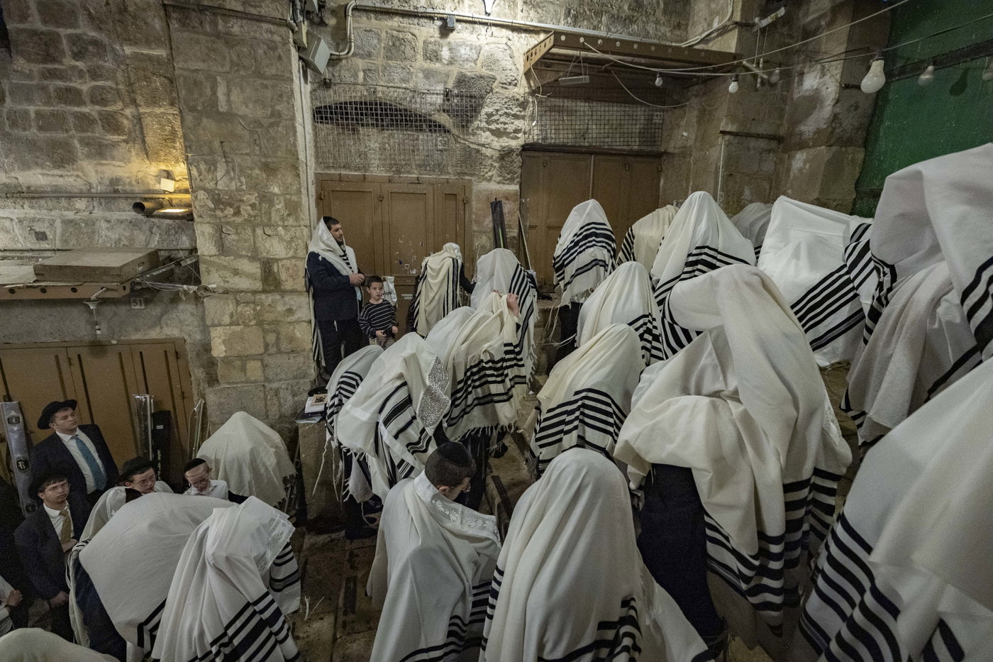 תפילת יום א' דחול המועד סוכות בעיר העתיקה בירושלים