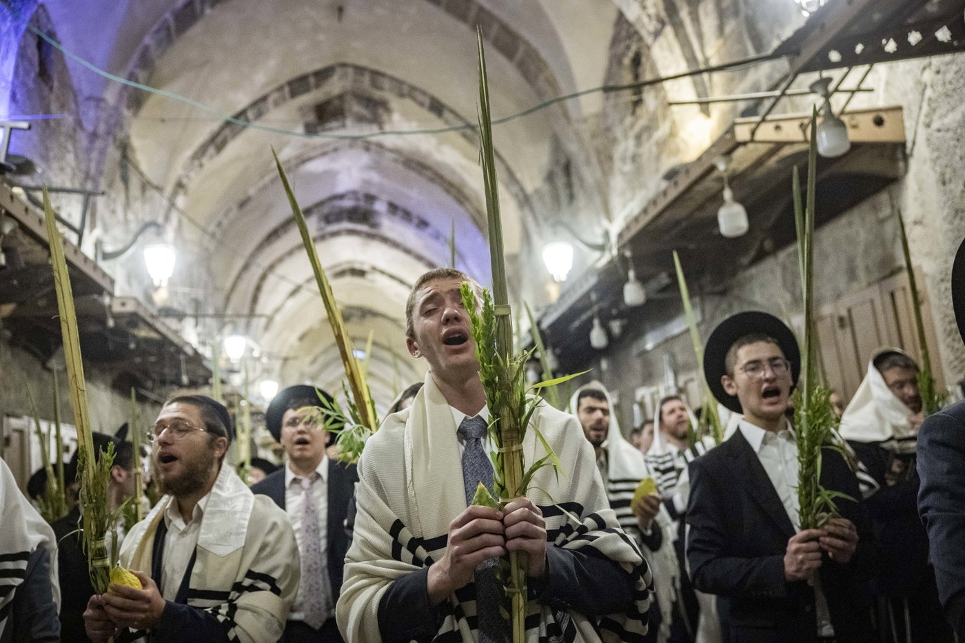 תפילת יום א' דחול המועד סוכות בעיר העתיקה בירושלים