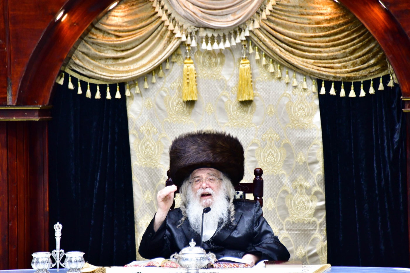 האדמו"ר מדארג בטיש חוה"מ סוכות