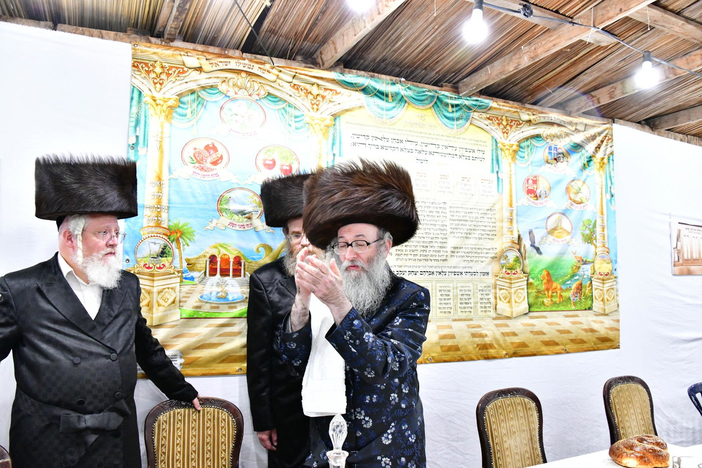 האדמו"ר מספינקא הושע בטיש חוה"מ סוכות
