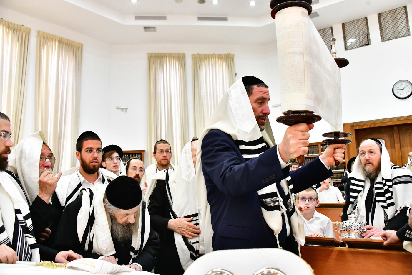 הגר"ד לנדו והגרמ"ה הירש בנטילת לולב