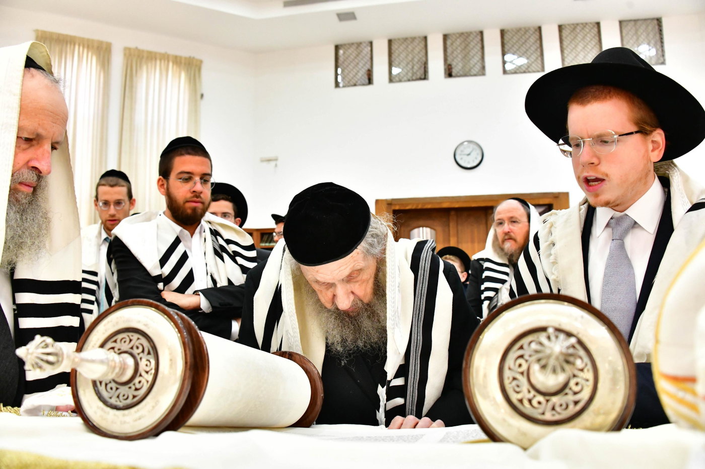 הגר"ד לנדו והגרמ"ה הירש בנטילת לולב