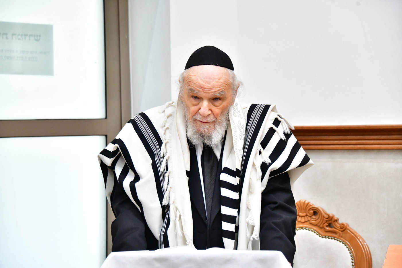 הגר"ד לנדו והגרמ"ה הירש בנטילת לולב