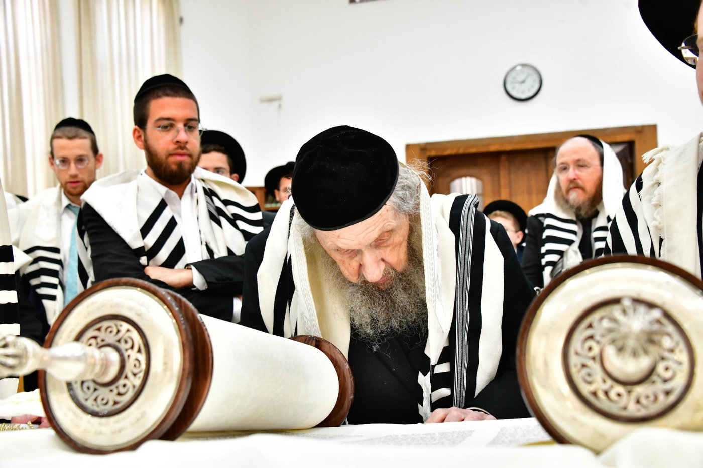 הגר"ד לנדו והגרמ"ה הירש בנטילת לולב