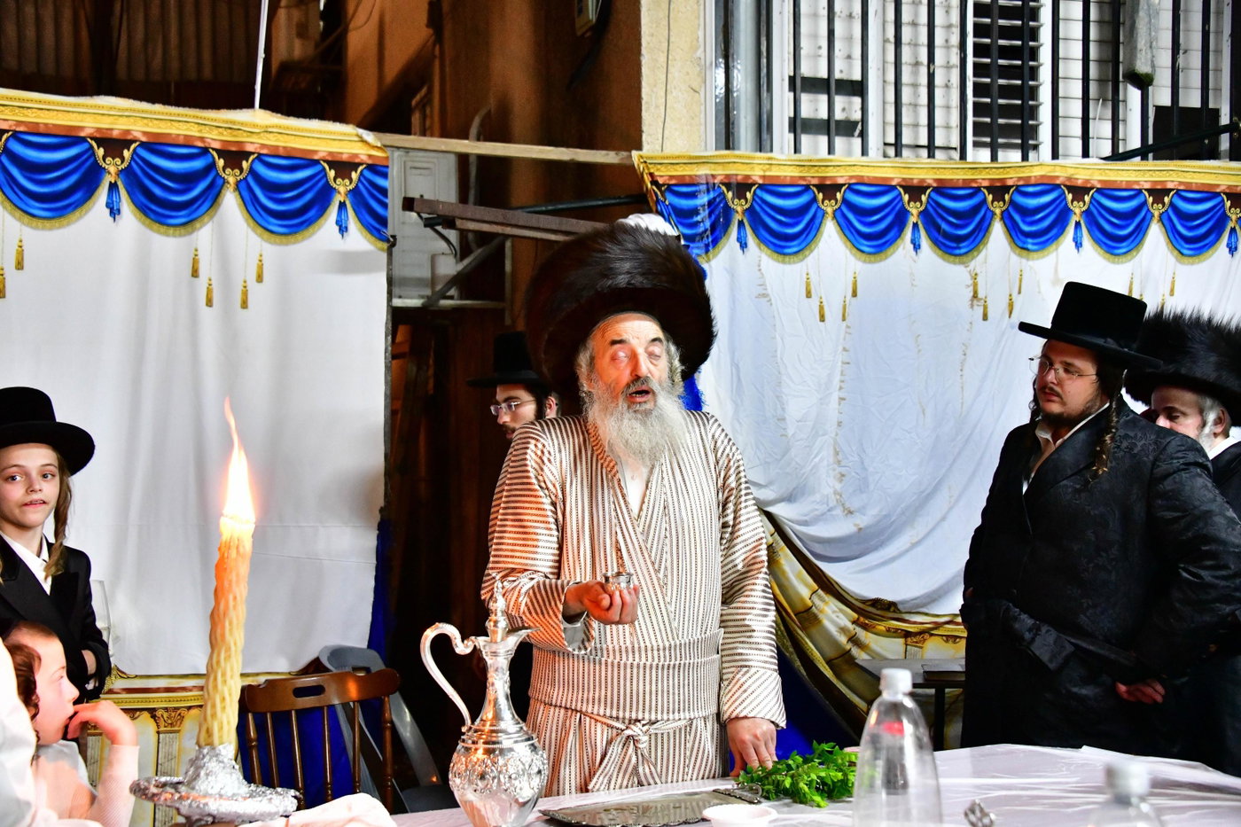 האדמו"ר מלעלוב בשמחת בית השואבה
