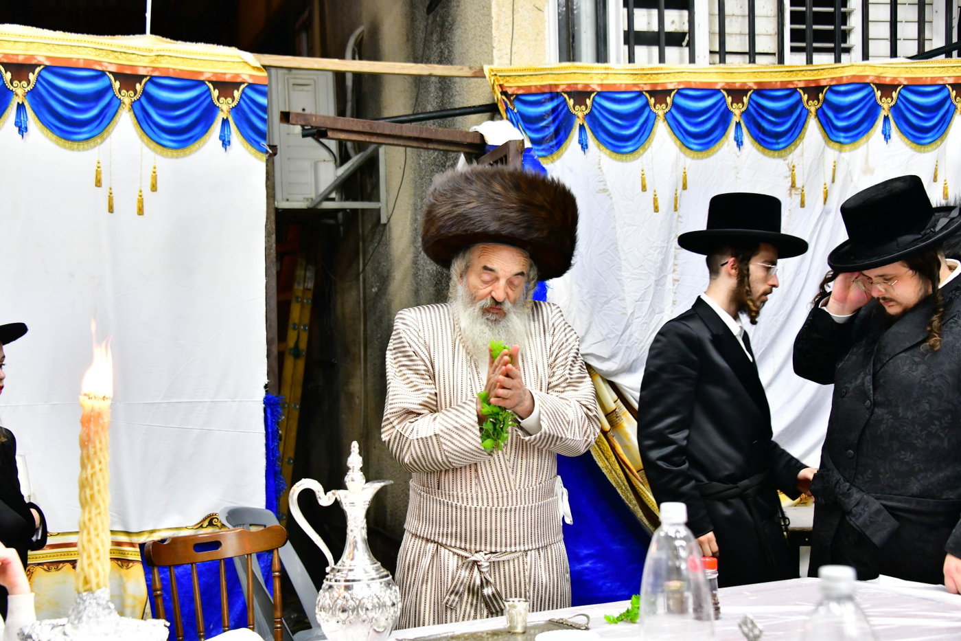 האדמו"ר מלעלוב בשמחת בית השואבה