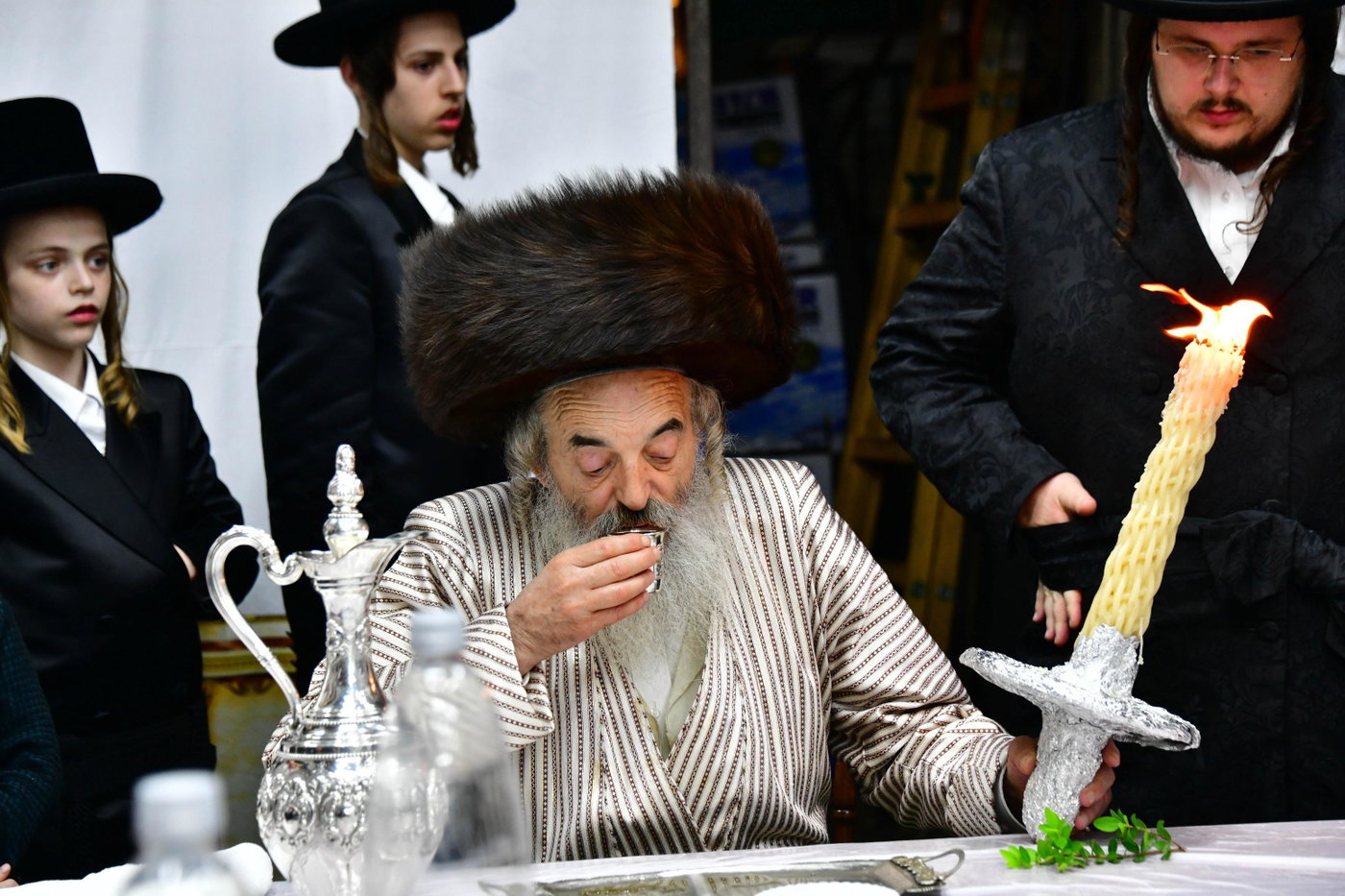 האדמו"ר מלעלוב בשמחת בית השואבה