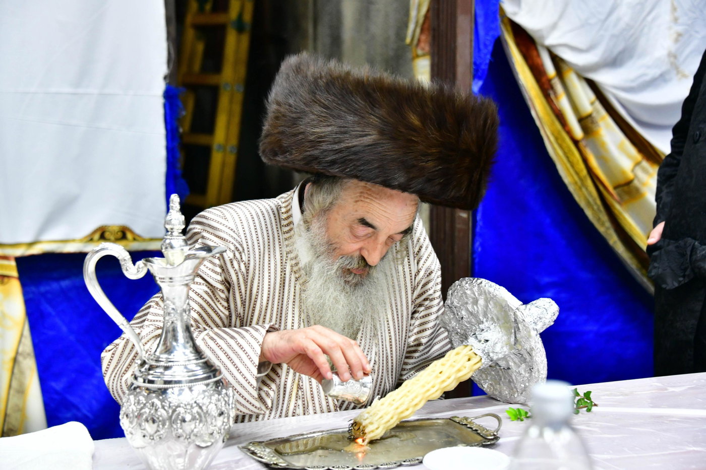 האדמו"ר מלעלוב בשמחת בית השואבה