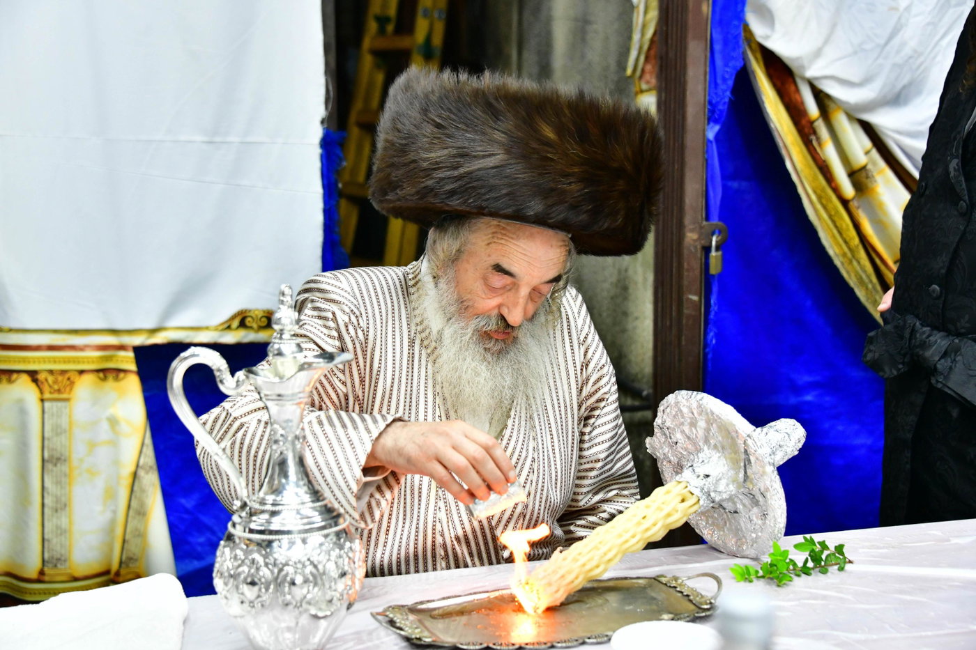 האדמו"ר מלעלוב בשמחת בית השואבה